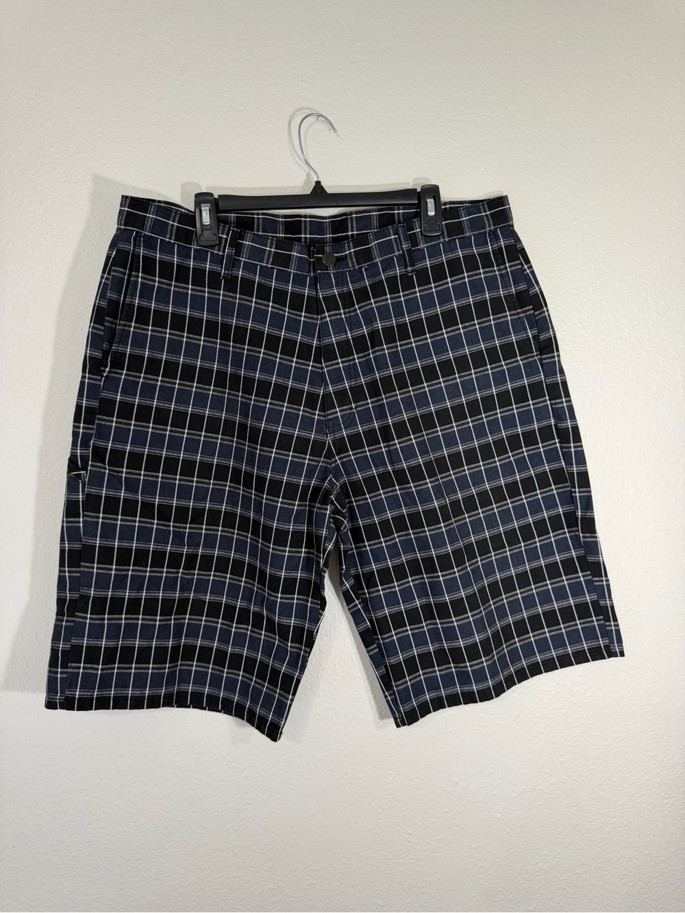 Dickies Navy and Black Plaid Flat Front Shorts Size 38